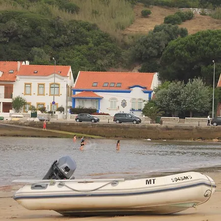 Casa Do Cais De Sao Martinho Do Porto * Alcobaca