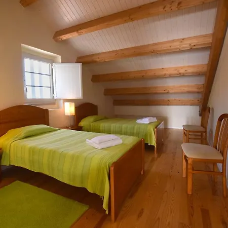 Casa Do Cais De Sao Martinho Do Porto Holiday home *