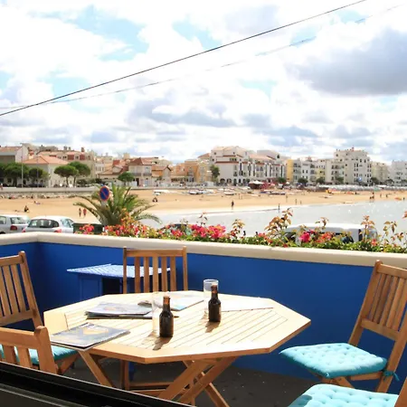 Casa Do Cais De Sao Martinho Do Porto Holiday home *