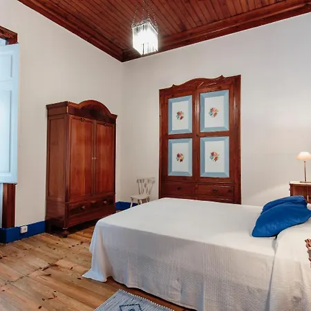 Casa Do Cais De Sao Martinho Do Porto Holiday home *